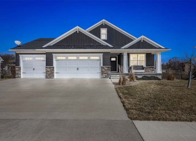 Property at 3912 Oak Ridge Dr SE, Cedar Rapids, IA 52403, 4 beds, 3 baths