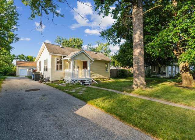 Property at 513 33rd St NE, Cedar Rapids, IA 52402, 2 beds, 1 bath