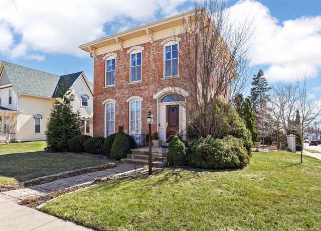 Property at 1649 8th Ave, Marion, IA 52302, 3 beds, 1.5 baths
