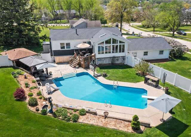 Property at 4210 Morelle Rd NE, Cedar Rapids, IA 52411, 4 beds, 3.5 baths