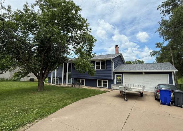 Property at 4440 M Ave NW, Cedar Rapids, IA 52405, 4 beds, 1.5 baths