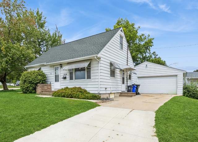 Property at 1236 Miami Ct NE, Cedar Rapids, IA 52402, 3 beds, 1 bath
