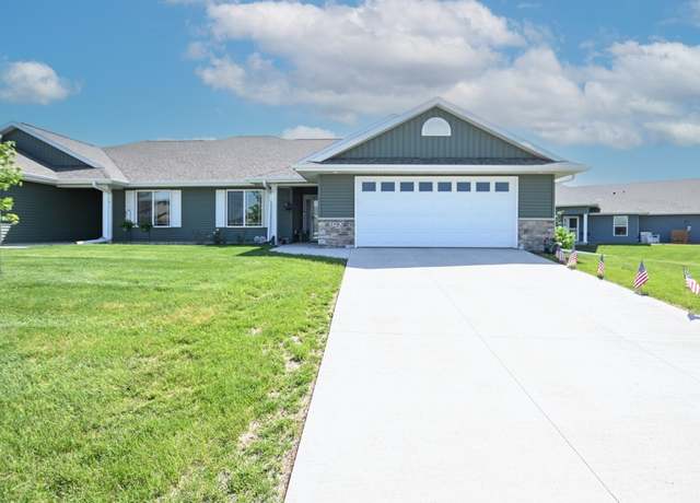 Property at 3902 Bluebird Dr SW, Cedar Rapids, IA 52404, 2 beds, 2 baths
