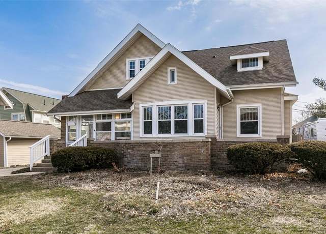 Property at 384 21st St SE, Cedar Rapids, IA 52403, 3 beds, 2.5 baths