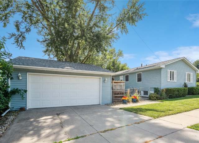 Property at 271 Lynda Dr NW, Cedar Rapids, IA 52405, 3 beds, 1.5 baths