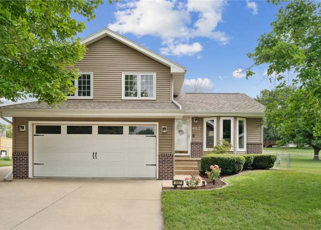 Property at 447 Bezdek Dr NW, Cedar Rapids, IA 52405, 3 beds, 2.5 baths
