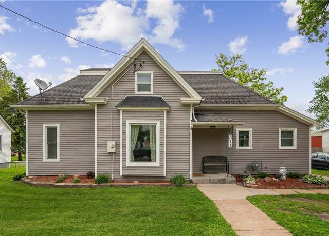 Property at 311 3rd St S, Coggon, IA 52218, 3 beds, 2 baths