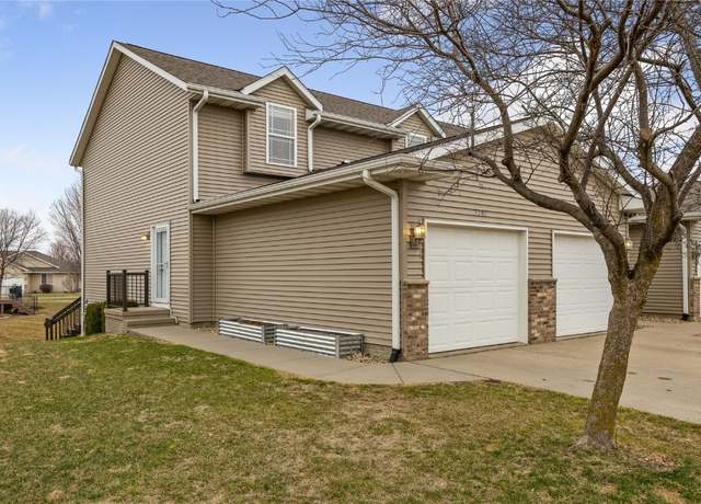 Property at 2202 49th St, Marion, IA 52302, 2 beds, 1.5 baths