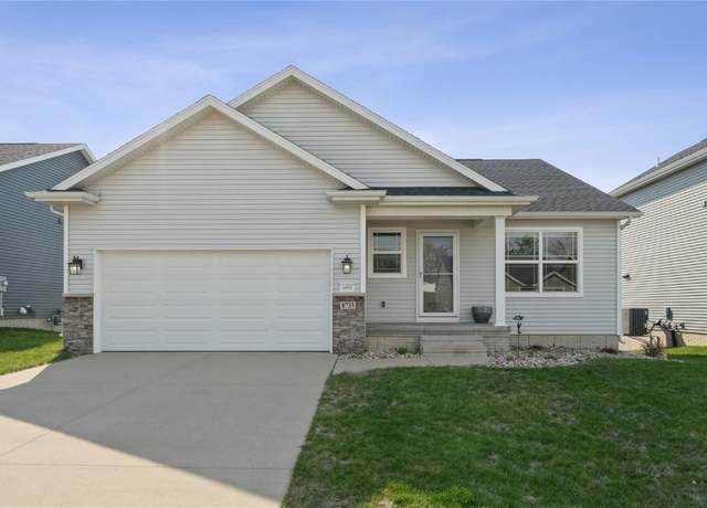 Property at 8733 Grand Oaks Dr NE, Cedar Rapids, IA 52402, 4 beds, 3 baths