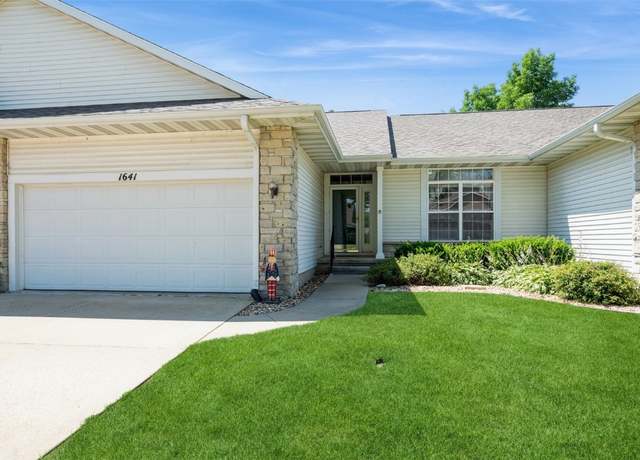 Property at 1641 Greens Way Ct Ct, Cedar Rapids, IA 52402, 3 beds, 3 baths