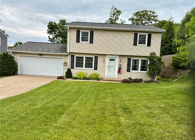 Property at 832 17th St SE, Cedar Rapids, IA 52403, 4 beds, 1.5 baths