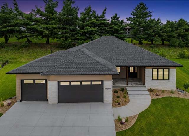 Property at 3659 Mclain Way, Hiawatha, IA 52233, 5 beds, 3 baths