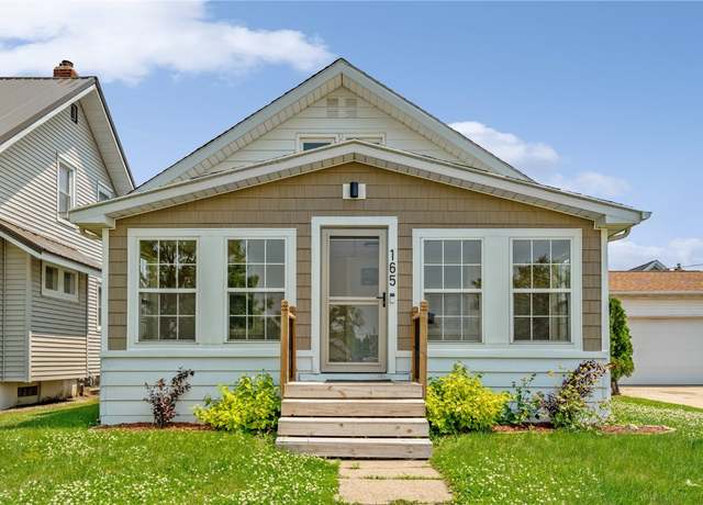 Property at 165 Hayes St SW, Cedar Rapids, IA 52404, 3 beds, 3 baths