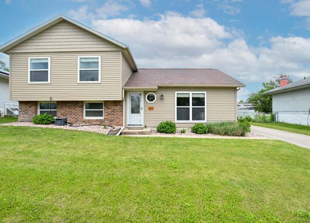 Property at 607 Bartlet Ct NW, Cedar Rapids, IA 52405, 3 beds, 1.5 baths