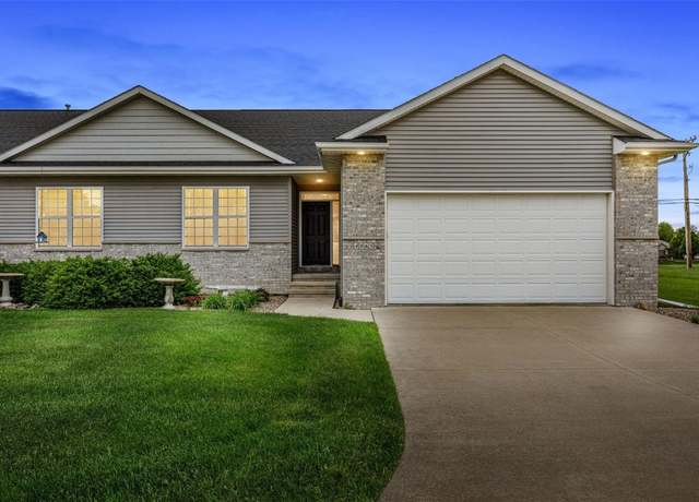 Property at 4865 Hunters Glen Cir, Marion, IA 52302, 2 beds, 2 baths