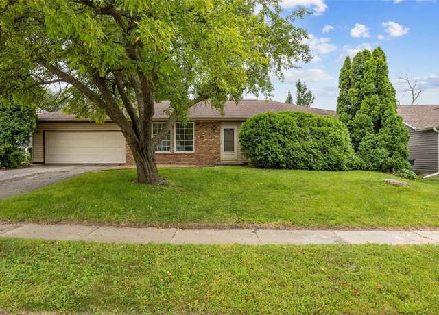Property at 1505 Cottonwood Ln, Cedar Rapids, IA 52402, 3 beds, 2 baths