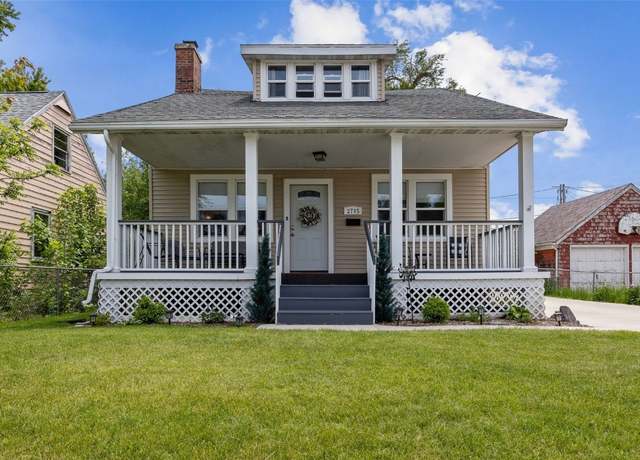 Property at 2715 Dalewood Ave SE, Cedar Rapids, IA 52403, 3 beds, 2 baths