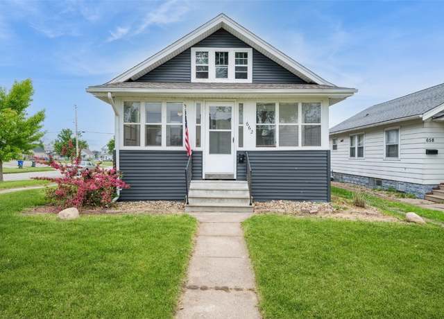 Property at 662 19th Ave SW, Cedar Rapids, IA 52404, 3 beds, 1 bath