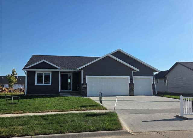 Property at 6166 Cope Dr, Marion, IA 52302, 3 beds, 2 baths
