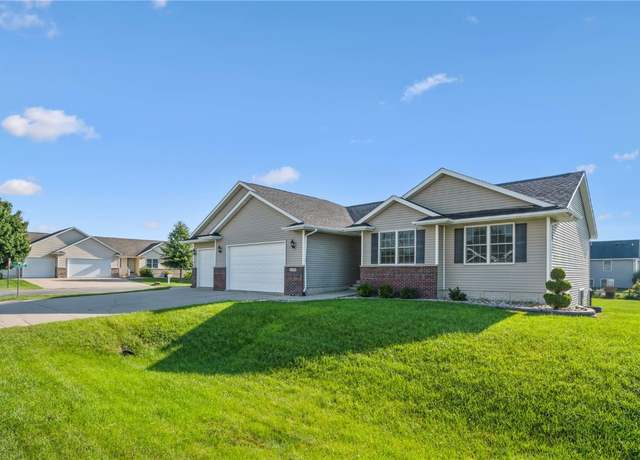 Property at 1450 Cedar River Dr, Palo, IA 52324, 5 beds, 3 baths