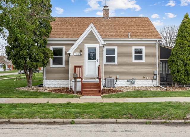 Property at 218 19th Ave, Cedar Rapids, IA 52404, 3 beds, 1 bath