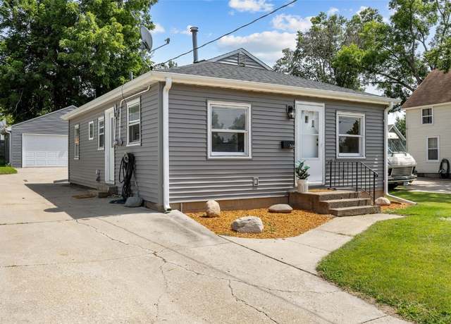 Property at 364 30th St SE, Cedar Rapids, IA 52403, 2 beds, 1 bath