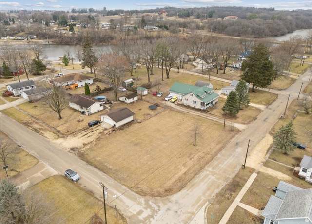 Property at 261 N 2nd Street St, Central City, IA 52214
