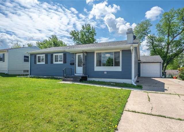 Property at 4721 Midway Dr NW, Cedar Rapids, IA 52405, 3 beds, 2 baths