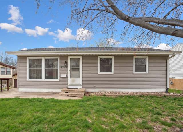 Property at 960 Linnview DR Dr, Marion, IA 52302, 3 beds, 1.5 baths