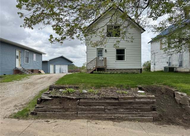 Property at 1609 11th Ave, Belle Plaine, IA 52208, 2 beds, 2 baths