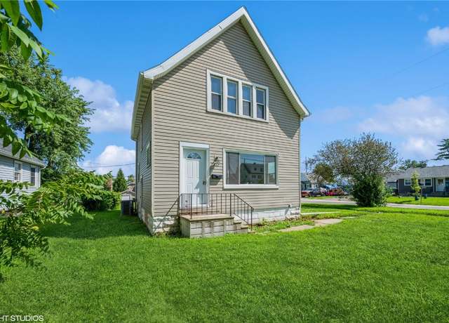 Property at 802 22nd Ave SW, Cedar Rapids, IA 52404, 3 beds, 1 bath