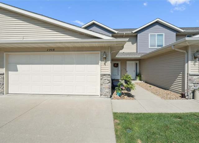 Property at 2908 Riviera St SW Unit B, Cedar Rapids, IA 52404, 3 beds, 2.5 baths