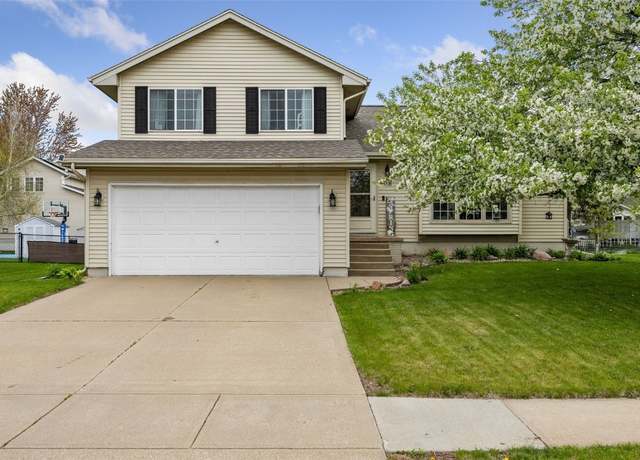 Property at 618 Huntington Ridge Rd NE, Cedar Rapids, IA 52402, 3 beds, 2.5 baths