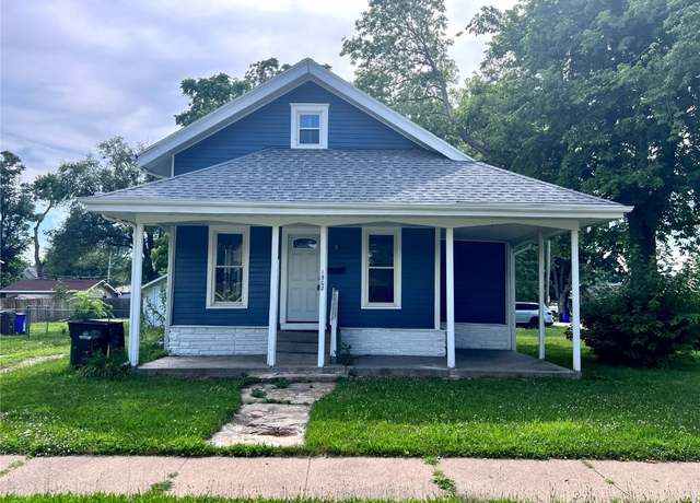 Property at 1502 SW 1st St, Cedar Rapids, IA 52404, 3 beds, 1 bath