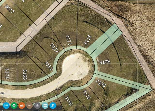 Property at 3109 Golden Gate Ct Ct SW, Cedar Rapids, IA 52404