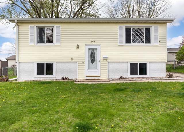 Property at 208 Alma Dr Dr NW, Cedar Rapids, IA 52405, 4 beds, 1.5 baths