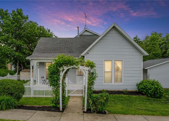 Property at 107 Penn St W, Williamsburg, IA 52361, 4 beds, 2 baths
