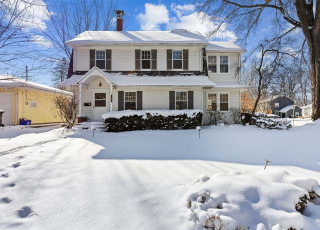 Property at 1121 Kirkwood Ct, Iowa City, IA 52240, 3 beds, 2 baths