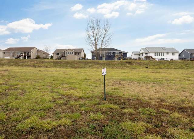 Property at 124 Shiloh Vista Ave, Urbana, IA 52345
