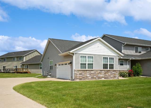 Property at 3092 Sherwood Dr, Marion, IA 52302, 3 beds, 3 baths