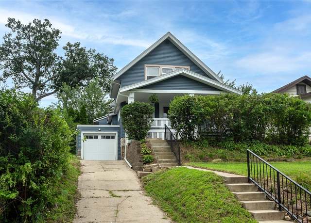 Property at 1929 8th Ave SE, Cedar Rapids, IA 52403, 3 beds, 2 baths
