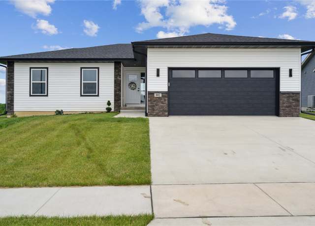 Property at 802 Mont Clair, Solon, IA 52333, 5 beds, 3 baths