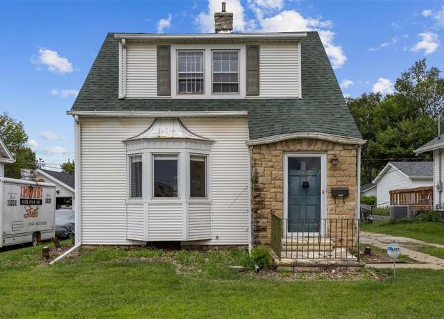 Property at 1716 1st Ave Ave NW, Cedar Rapids, IA 52405, 2 beds, 1 bath