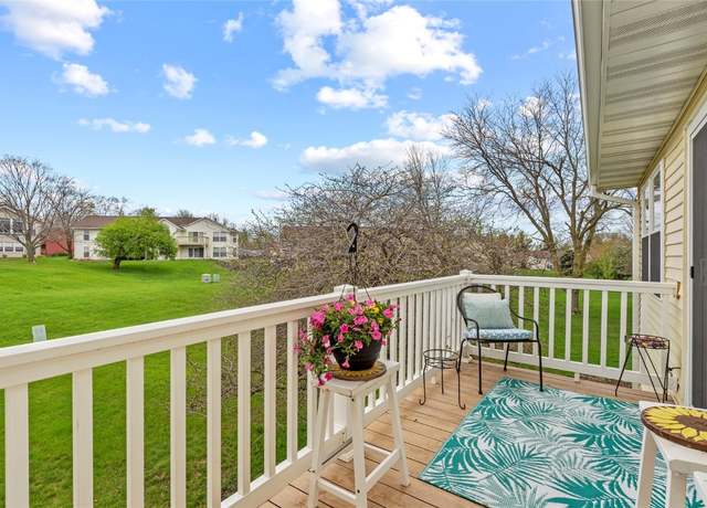 Property at 4019 Summerfield Ln NE Unit D, Cedar Rapids, IA 52402, 2 beds, 1 bath