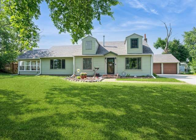 Property at 1935 1st Ave SW, Cedar Rapids, IA 52405, 3 beds, 1.5 baths