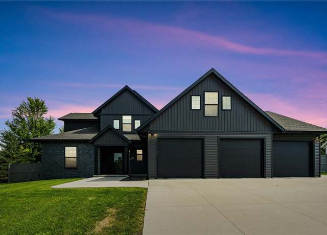 Property at 4395 Rec Dr, Marion, IA 52302, 5 beds, 4 baths