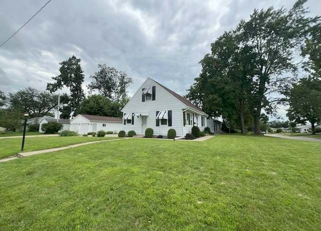 Property at 1601 Arizona Ave, Cedar Rapids, IA 52402, 3 beds, 2 baths