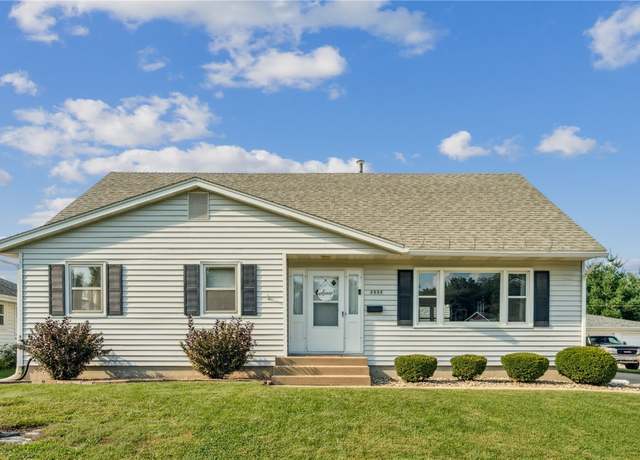 Property at 2532 Glen Elm Dr NE, Cedar Rapids, IA 52402, 3 beds, 2 baths