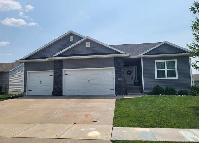 Property at 5055 Pluto Ave, Marion, IA 52302, 5 beds, 3 baths
