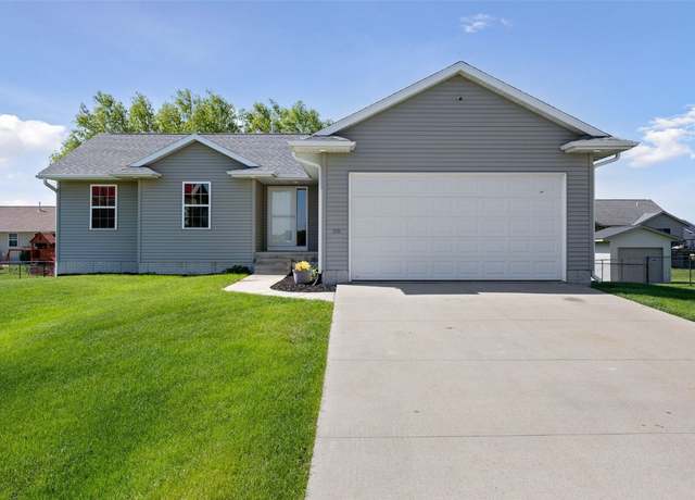 Property at 4565 Meadow Creek Dr, Palo, IA 52324, 4 beds, 2 baths